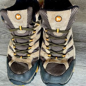 Mens 9.5W Merrell Boots
